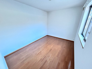 【洋室】 | メゾネット羽衣伽羅橋