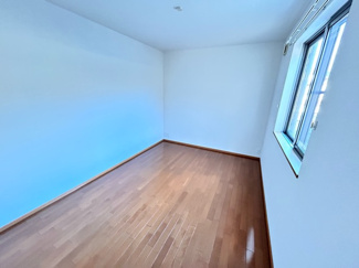 【洋室】 | メゾネット羽衣伽羅橋