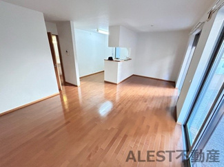 【居間・リビング】 | メゾネット羽衣伽羅橋