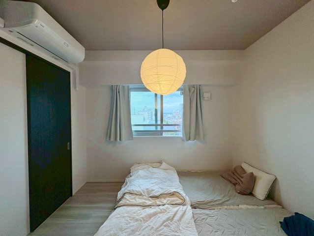 イーグルコート大津フロント 5Fの洋室|5.2帖洋室。WICがあるので、ご家族分のお洋服もすっきりとまとまります。