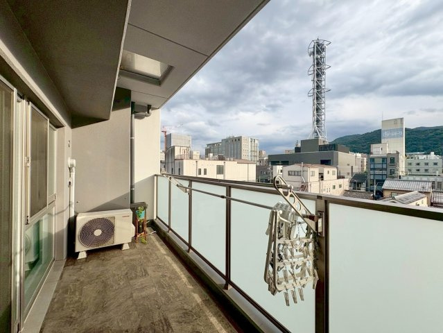 イーグルコート大津フロント 5Fのバルコニー|13階建ての5階部部分です。