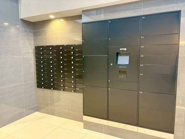 イーグルコート大津フロント 5Fの設備|ネットショッピング利用時に便利な宅配ボックス付きです。