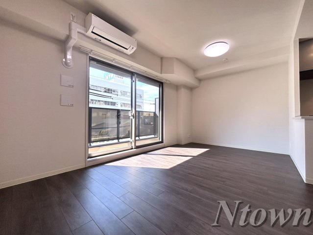 【居間・リビング】 | プレサンス名駅南ブリエ | ゆったりとした居間です