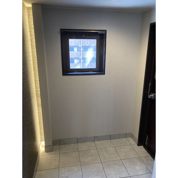 メゾン・ド・ヴィオレットの玄関