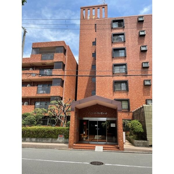 メゾン・ド・ヴィオレットのエントランス