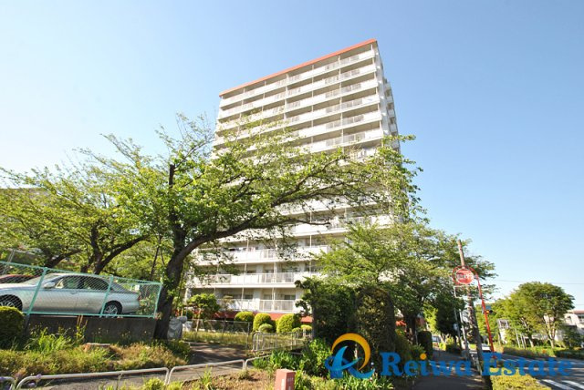 湘南スカイハイツ1-5号棟の外観