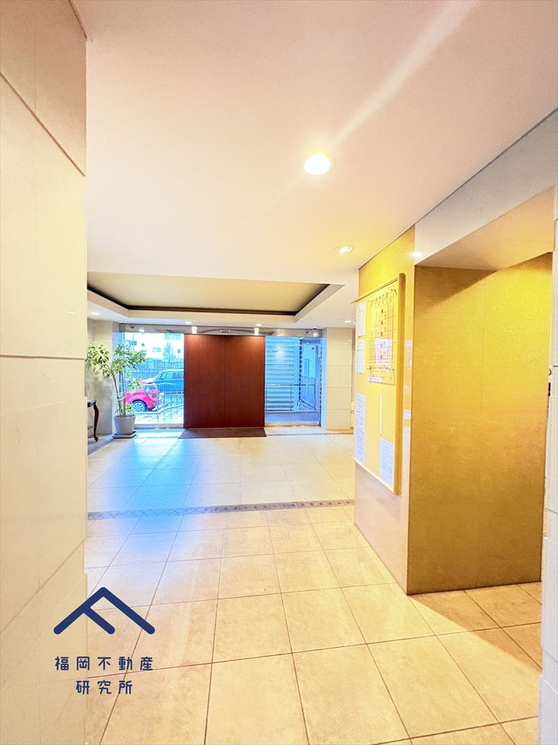 日商岩井リバーサイドマンションA棟のエントランス