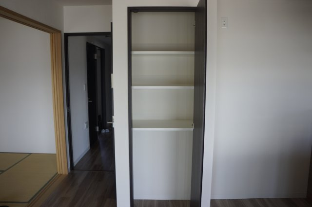 エクセレンシア出雲中央プレミアムレジデンス　4階　空家の収納|物入（収納）