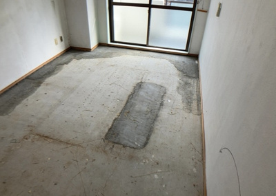 【洋室】 | セントヒルズ鶴川 | 洋室のメリットは重い家具が置きやすく、身の回りが整理しやすいことです。 床がフローリングのため畳とは異なり凹みにくいです。 クローゼットなど収納が豊富で、普段使わない旅行カバンや服の整頓も簡単にです。