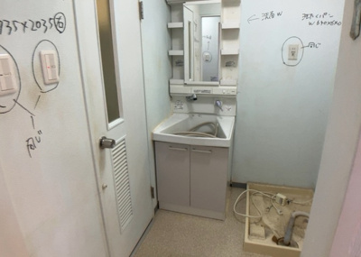 【独立洗面台】 | セントヒルズ鶴川 | 洗面化粧台では顔を洗ったり、身だしなみを整えることが本来の使い方ですが、用途によっては洗面化粧台に求められる機能が違ってくるため、ご自身や家族のライフスタイルに合ったものを選ぶことをおすすめ致します。