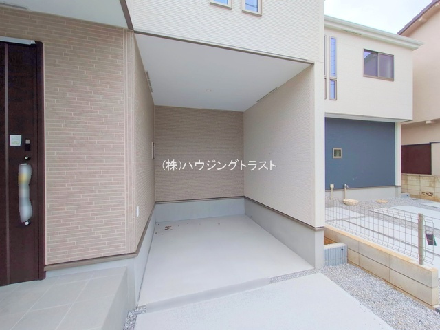 GRAFARE　所沢市けやき台　全2棟　の玄関