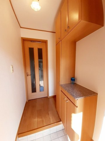 ラッフィナート・カーサ壱番館の玄関