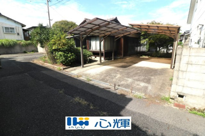 【駐車場】 | 宇部市中村2丁目 中古住宅／平屋 | カーポート付きです。