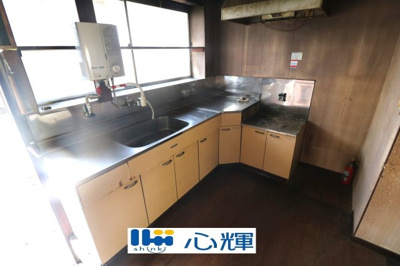 【キッチン】 | 宇部市中村2丁目 中古住宅／平屋 | 都市ガスです。