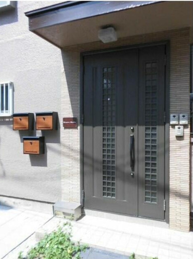 中野区上高田２丁目のアパートのエントランス