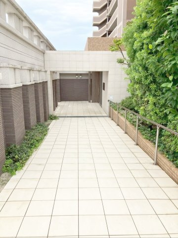 アイランド志免中央の外観|マンション入口へのアプローチです！