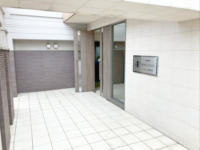 アイランド志免中央の外観|清潔感のある、きちんと管理されたエントランスです！