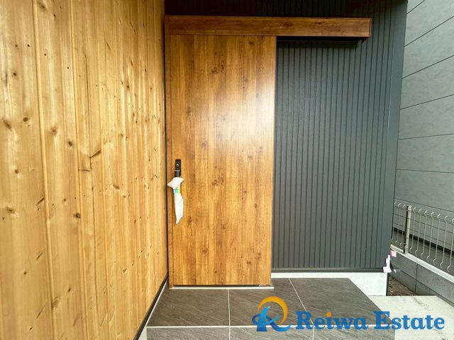 新築戸建　茅ヶ崎市柳島海岸の玄関