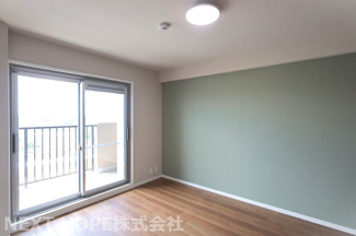 【洋室】 | エンゼルハイムリバーサイド武庫川 | 洋室6.9帖です！バルコニーに面した明るく開放的な室内です！！ぜひ現地でご確認ください！！