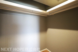 【収納】 | エンゼルハイムリバーサイド武庫川 | 洋室7.5帖にはウォークインクローゼットが設けられております♪かさばる冬物のお洋服もスッキリ収納できます！