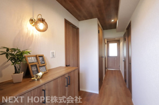 【玄関】 | エンゼルハイムリバーサイド武庫川 | 玄関から廊下部分です♪素敵にリフォーム済みです！！