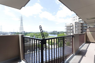 【バルコニー】 | エンゼルハイムリバーサイド武庫川 | 陽当たり良好な南東向きバルコニーです♪