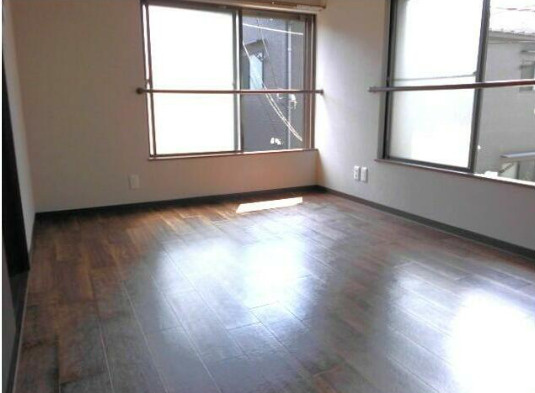 中野区上高田２丁目のアパートの居間・リビング