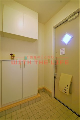 クラヴィエ東久留米【キャッシュバック対象物件】の玄関|収納もある玄関です