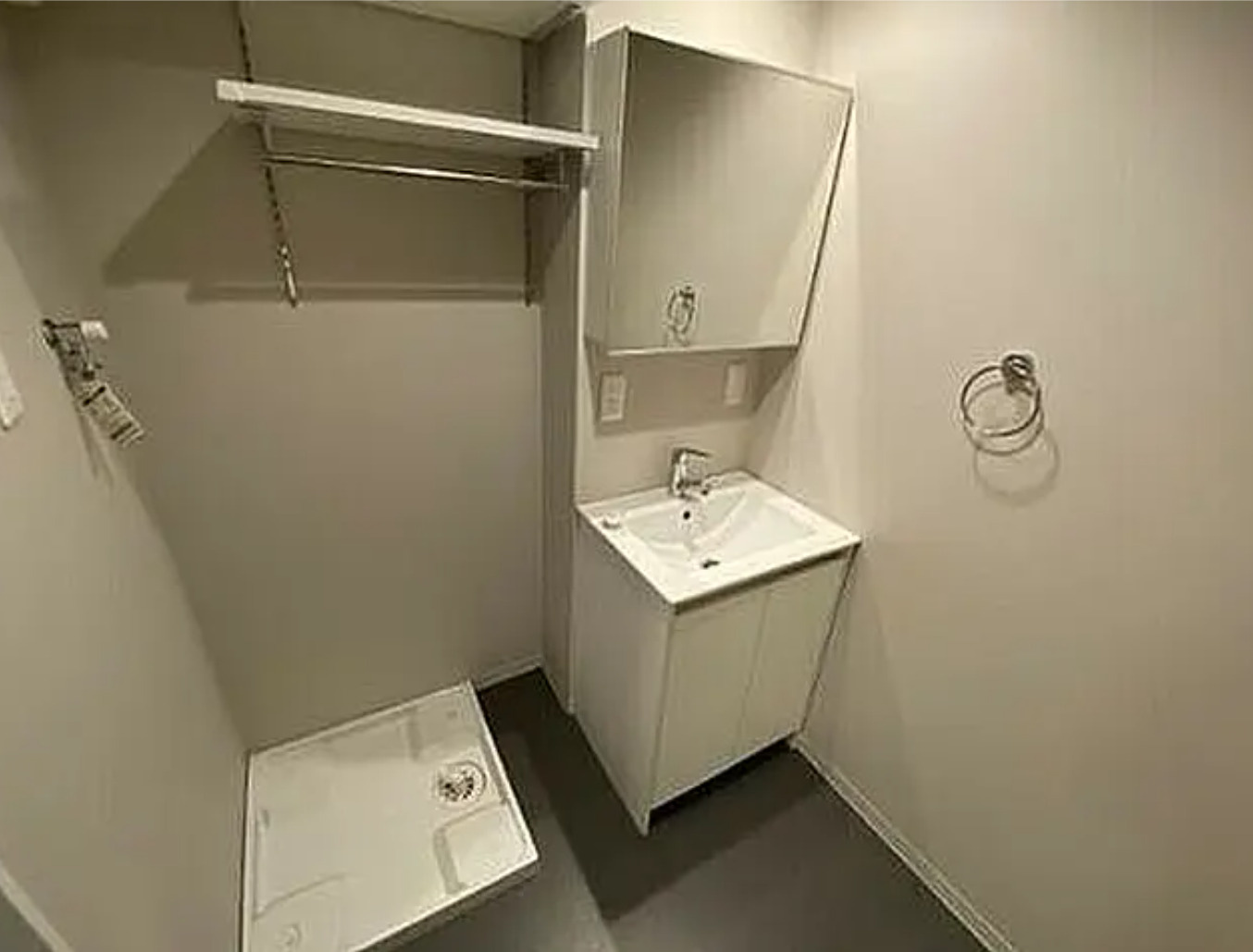 ＶＥＲＹ若江本町　東大阪市1棟売りアパートの独立洗面台