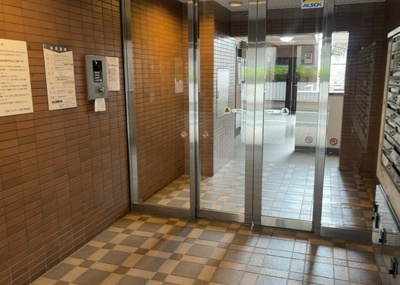 【その他共用部分】 | 日神パレステージ橋本 | 共用部分は、一棟の建物に住む区分所有者全員が共同で所有するとし、共用部分の管理、補修などは、区分所有者で形成される管理組合が行います。個人の判断で勝手に変更することはできませんので覚えておきましょう。