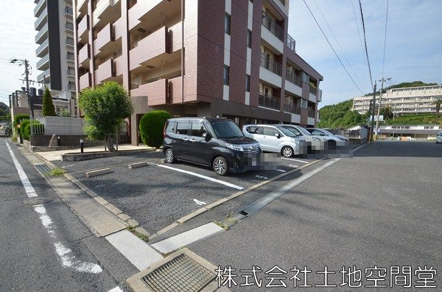 リヴィエール黒崎西の駐車場|敷地内駐車場は1台確保できます。月額7,000円/月