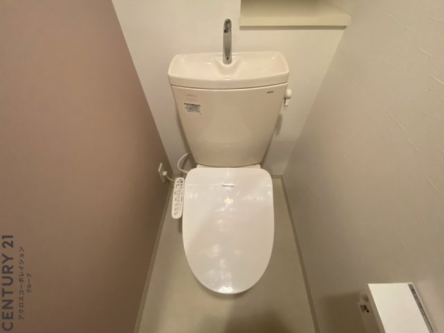バストイレ別でオススメ　温水洗浄便座付き