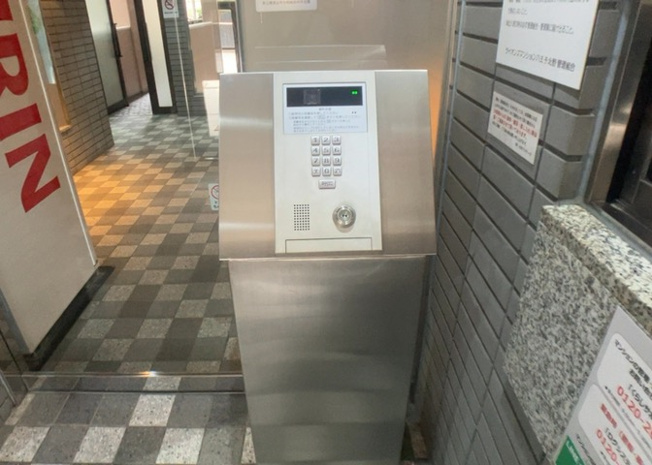 【防犯設備】 | ライオンズマンション八王子北野 | 当然のことではありますが、オートロックやセンサーライト、ホームセキュリティーなどの防犯設備があれば、小さいお子様がいるご家庭も安心ですよね！まず物件購入の際は、防犯設備もチェックするようにしましょう。