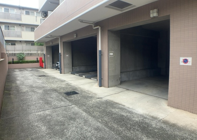 【駐輪場】 | ライオンズマンション八王子北野 | マンションの駐輪場は、事前に空きがあるか確認を取ると安心です。せっかく入居したのに駐輪スペースがない！なんてことになったら大変ですよね。そこで、内見時や購入前にはまず事前に確認しておくと良いでしょう。