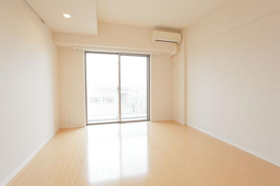 【居間・リビング】 | Liberta villa