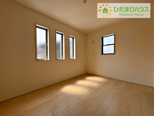 ひたちなか船窪第2　新築戸建の寝室|広めの主寝室は、ベッドの他にもパソコンデスクやドレッサーなども置けちゃいます(*^-^*)