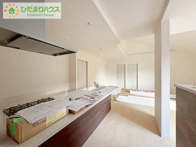 ひたちなか船窪第2　新築戸建の居間・リビング|お子様が元気に遊べる広々としたリビングです。