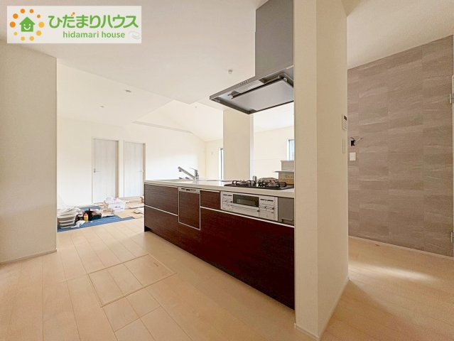 ひたちなか船窪第2　新築戸建のキッチン|アイランドキッチンなので、壁も仕切りもなく開放的です♪