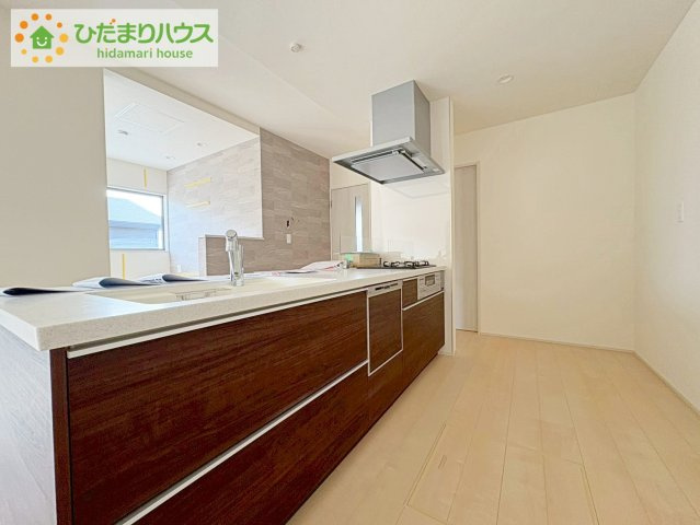 ひたちなか船窪第2　新築戸建のキッチン|お子様も自然とお手伝いができる、オープンキッチンで、ママも大助かり(^^♪