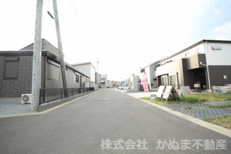 【前面道路含む現地写真】 | 鹿沼市千渡 | 〇前面道路〇
前面道路が6.0ｍ以上ございますので駐車もしやすそうですね！/2025.9.29撮影。