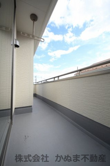 【バルコニー】 | Livele Garden.S 鹿沼千渡第8 | 〇バルコニー〇
２部屋から出入りできるバルコニーです。/25.10.2撮影