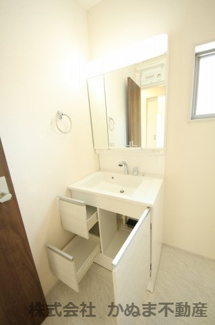 【独立洗面台】 | Livele Garden.S 鹿沼千渡第8 | 〇洗面台〇
引き出しタイプの収納で出し入れが楽々です。/25.10.2撮影