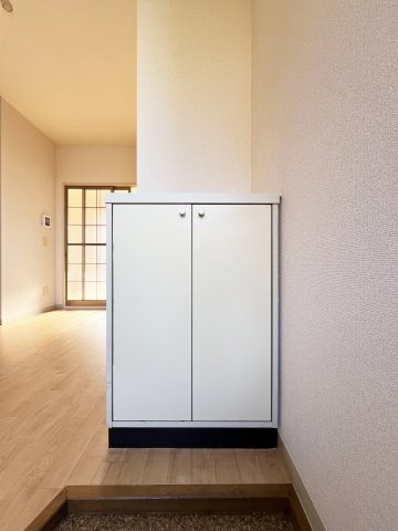 メープルタウンＡ号棟の玄関