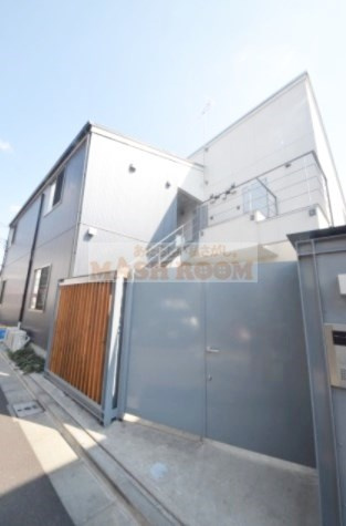 杉並区堀ノ内２丁目のアパートのエントランス