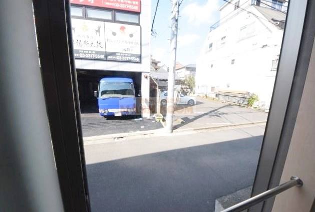 杉並区堀ノ内２丁目のアパートのバルコニー