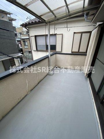 花園西町1丁目中古テラスハウスのバルコニー|広々バルコニーで陽当たり良好です♪