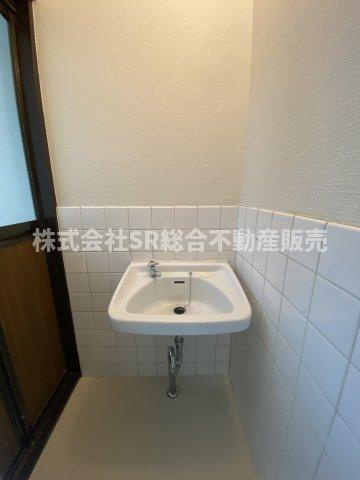 花園西町1丁目中古テラスハウスの洗面所|使いやすい洗面所です