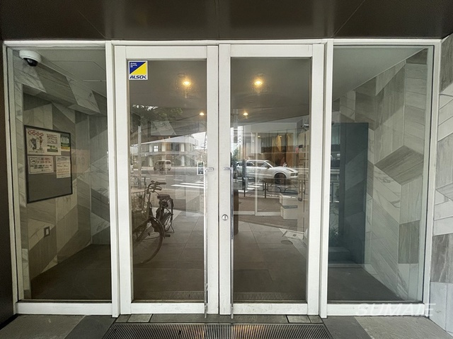 ＣＡＶＡＮＡ滝野川のエントランス|入り口扉です☆