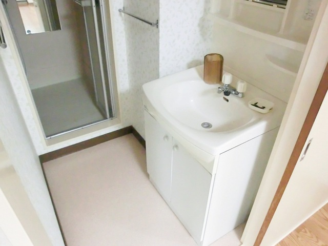 パークハイムの洗面所|独立洗面台・脱衣所あります。