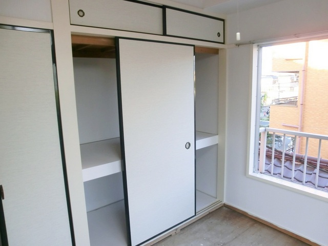 パークハイムの収納|各部屋収納付いてます。天袋付きです。